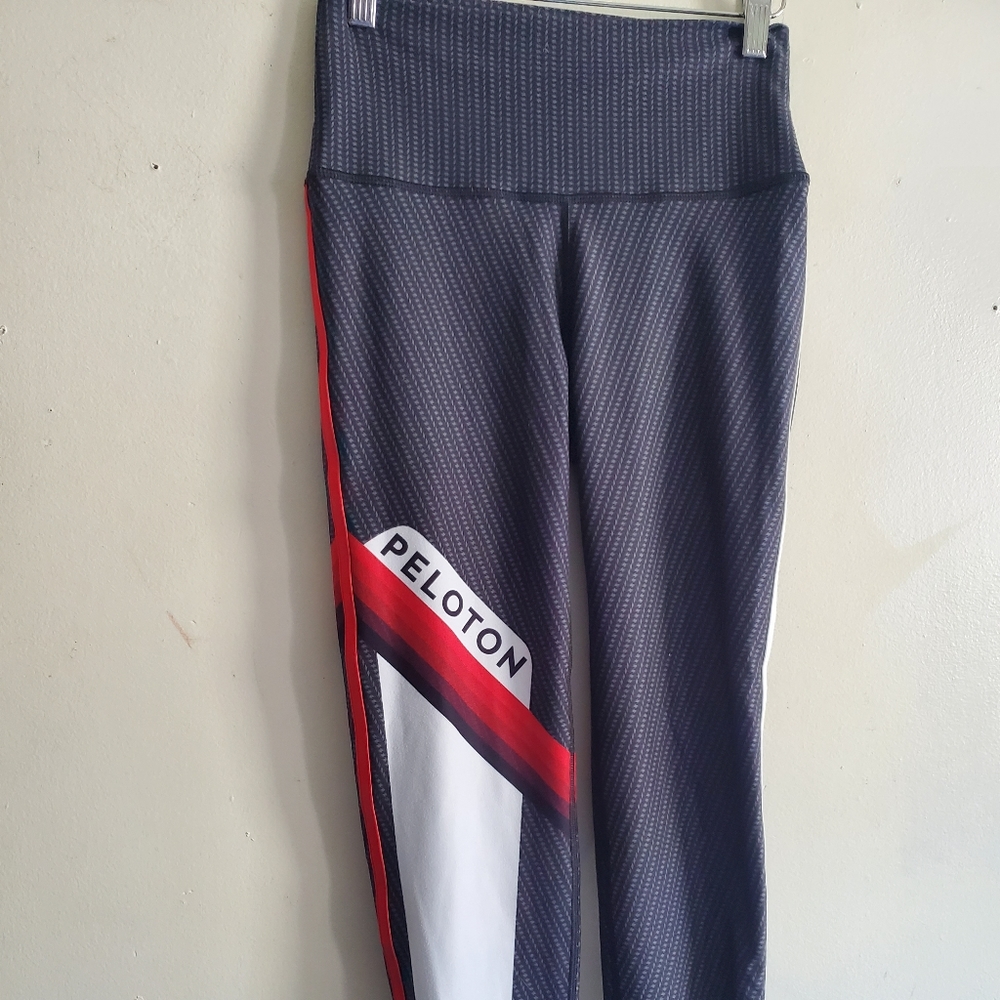 WITH PELOTON Women's leggings size Medium.